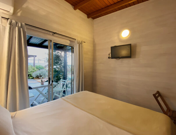 cama y terraza cuarto 5